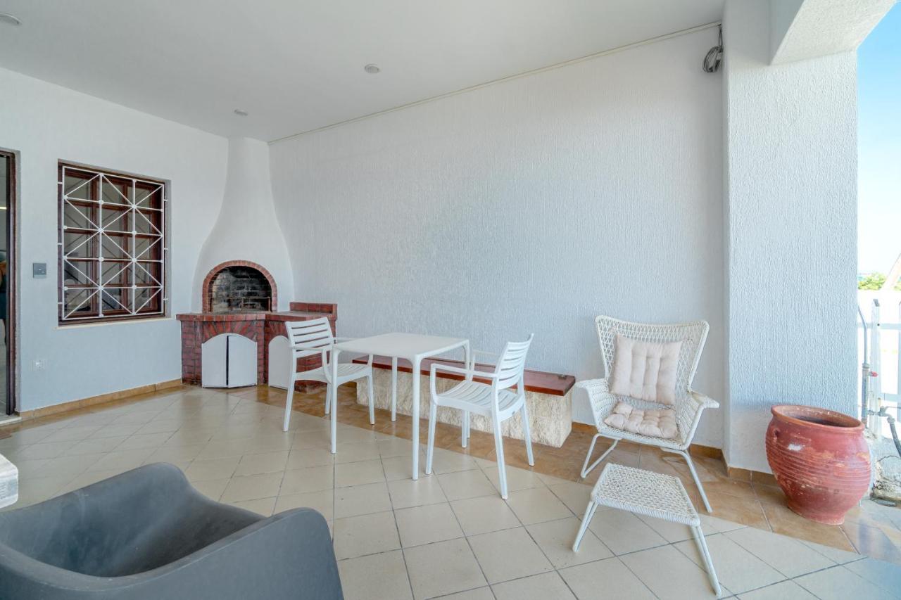 Costa Vasia Seaside Suites And Apartments วราฮาติ ภายนอก รูปภาพ