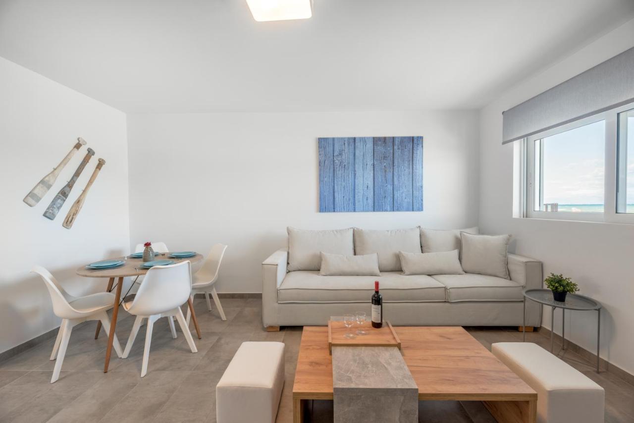 Costa Vasia Seaside Suites And Apartments วราฮาติ ภายนอก รูปภาพ