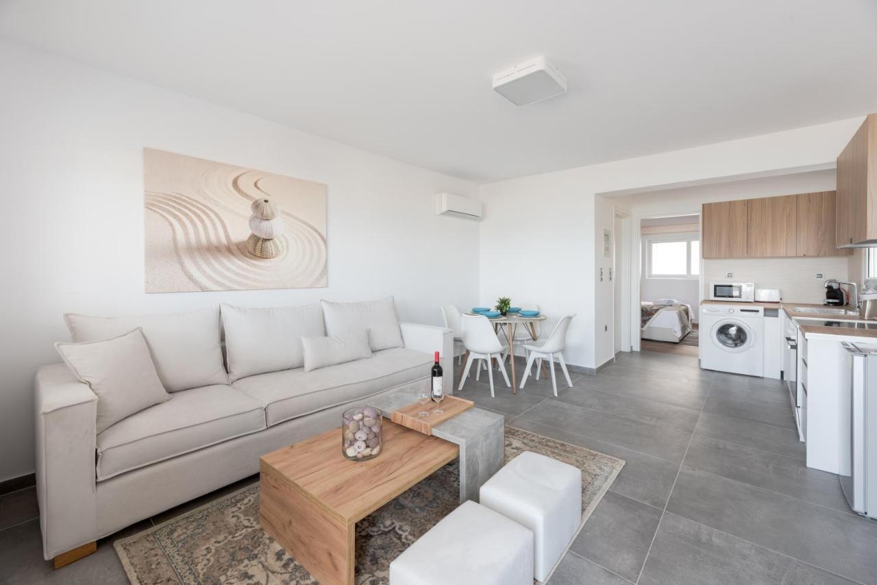 Costa Vasia Seaside Suites And Apartments วราฮาติ ภายนอก รูปภาพ