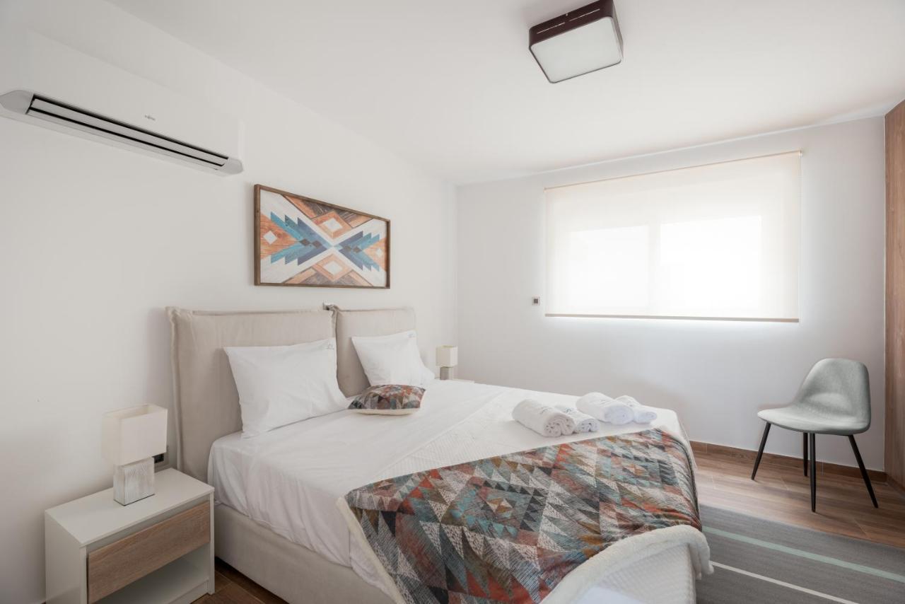 Costa Vasia Seaside Suites And Apartments วราฮาติ ภายนอก รูปภาพ